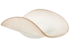 Kave Home Béžová skleněná dekorativní miska Vionze 41 x 25 cm